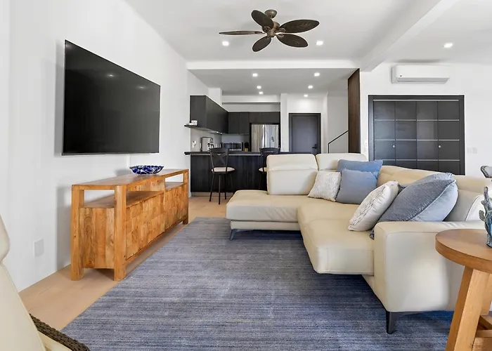 Elegant Beachfront Penthouse | Casa Del Mar Delfin Holiday home