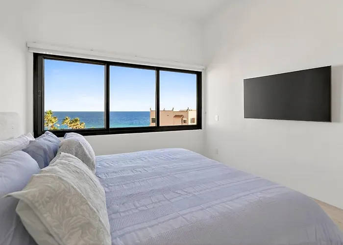 Holiday home Elegant Beachfront Penthouse | Casa Del Mar Delfin
